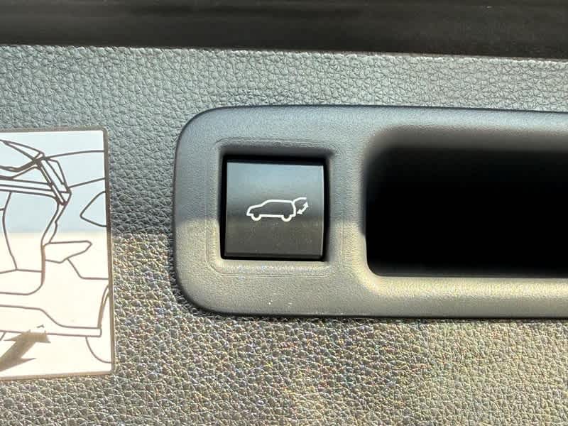 2023 Toyota Highlander Hybrid Limited AWD