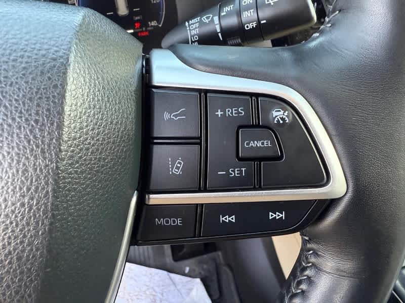 2023 Toyota Highlander Hybrid Limited AWD