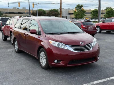 2014 Toyota Sienna 5dr 8-Pass Van V6 XLE FWD