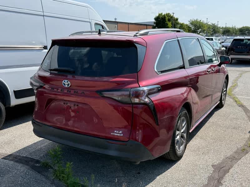 2023 Toyota Sienna XLE FWD 8-Passenger
