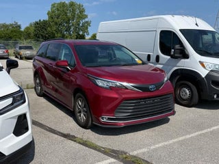 2023 Toyota Sienna XLE FWD 8-Passenger