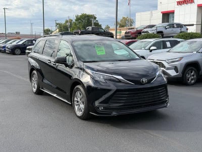 2026 Toyota Sienna XLE FWD 8-Passenger