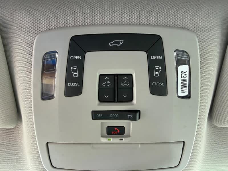 2026 Toyota Sienna XLE FWD 8-Passenger