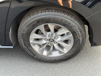 2026 Toyota Sienna XLE FWD 8-Passenger
