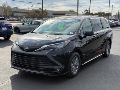 2026 Toyota Sienna XLE FWD 8-Passenger