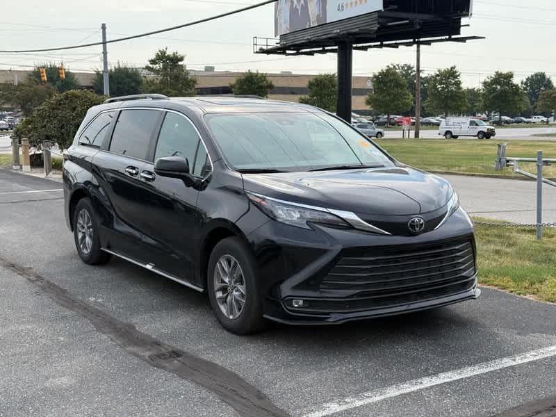 2026 Toyota Sienna XLE FWD 7-Passenger