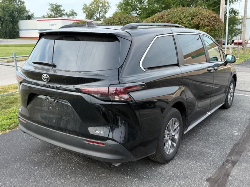 2026 Toyota Sienna XLE FWD 7-Passenger