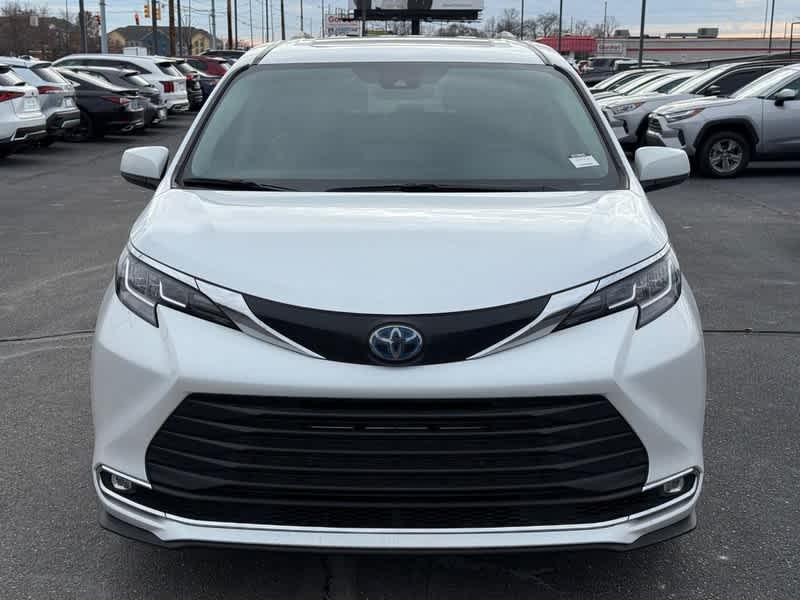 2023 Toyota Sienna XLE AWD 7-Passenger
