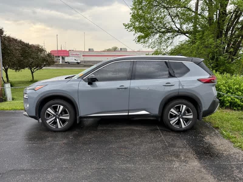 2022 Nissan Rogue AWD Platinum
