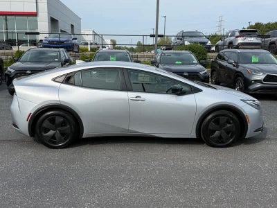 2025 Toyota Prius LE