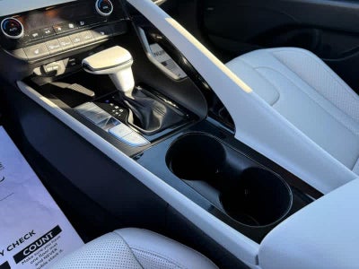 2024 Hyundai Elantra Limited IVT