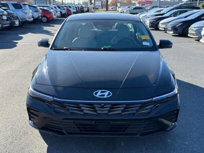 2024 Hyundai Elantra Limited IVT